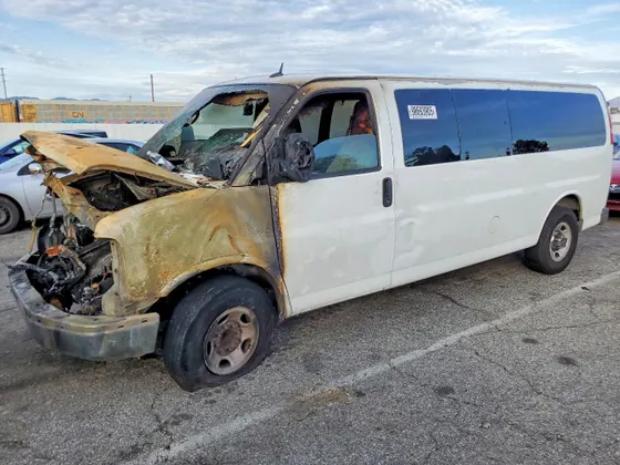 2014 GMC Savana Passenger LT