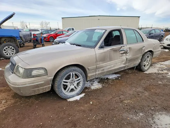 2004 Ford Crown Victoria LX