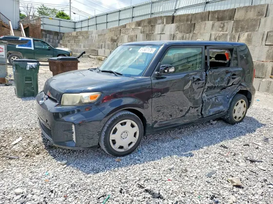2013 Scion xB SCION XB