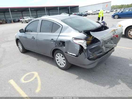 2017 Nissan Versa Sedan S Plus