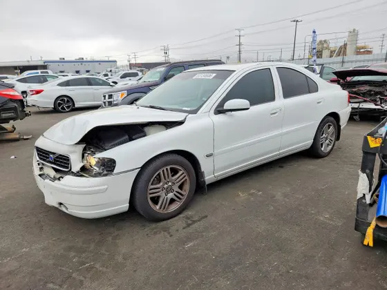 2005 Volvo S60