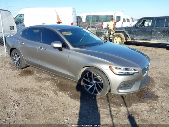 2019 Volvo S60 Momentum