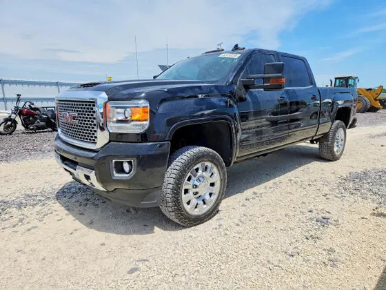 2018 GMC Sierra 2500HD Denali