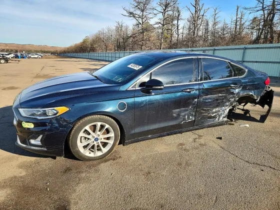 2020 Ford Fusion Plug-In Hybrid Titanium