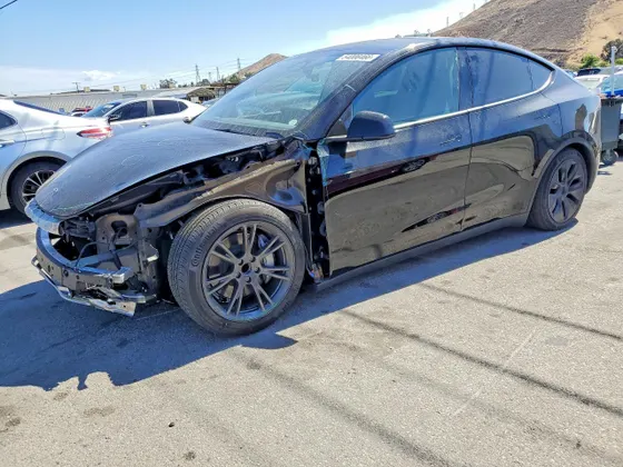 2025 Tesla Model Y Long Range