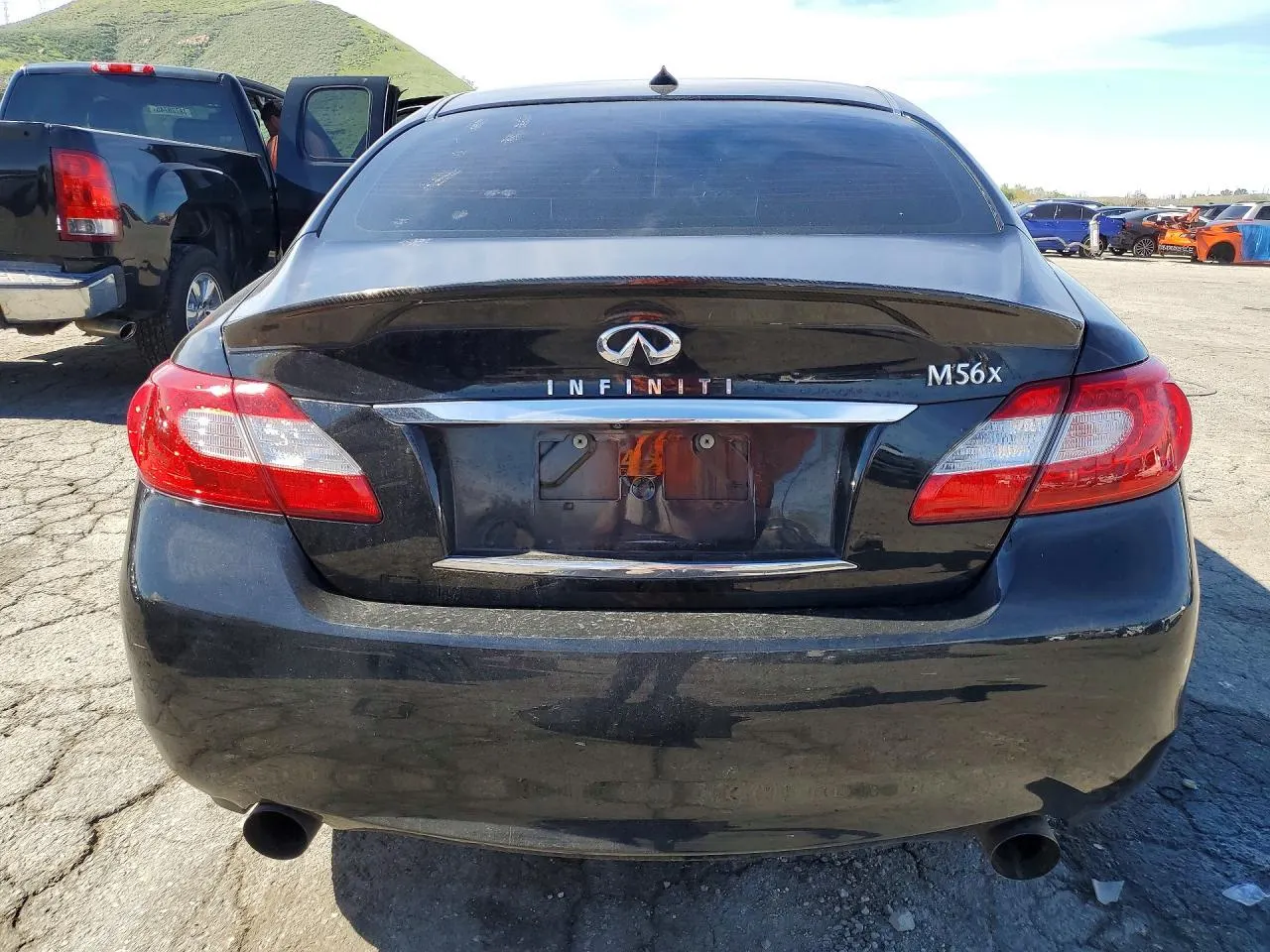 2011 INFINITI M56