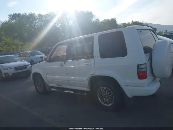 2000 Isuzu Trooper S