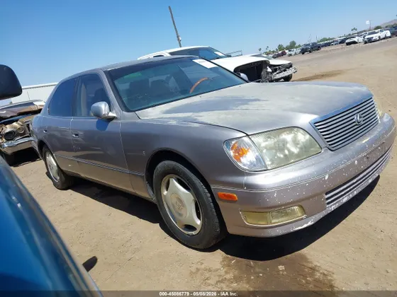 1999 Lexus LS 400 Luxury Sdn