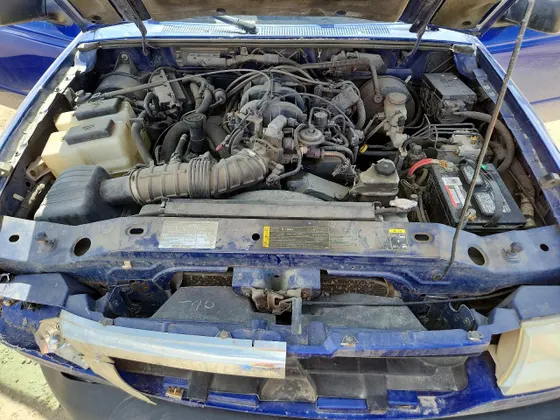 2004 Mazda B-Series 4WD Truck SE