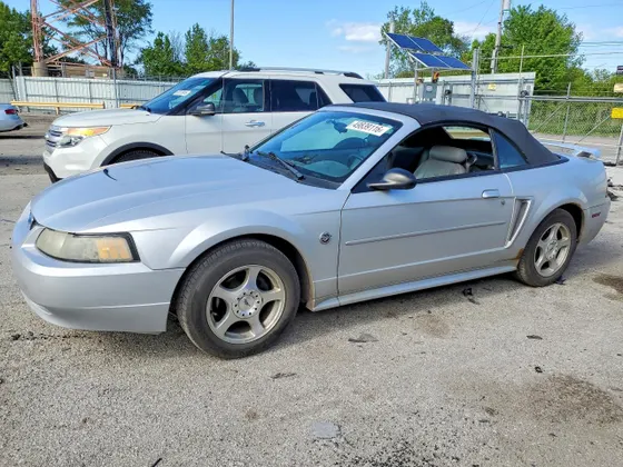 2004 Ford Mustang Deluxe