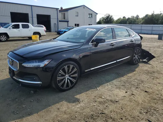 2024 Volvo S90 PLUS