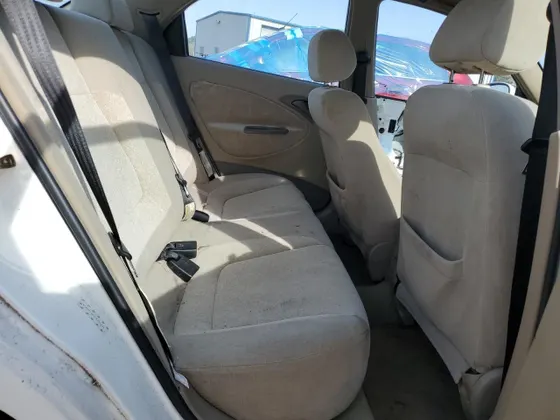 2001 Daewoo Nubira SE