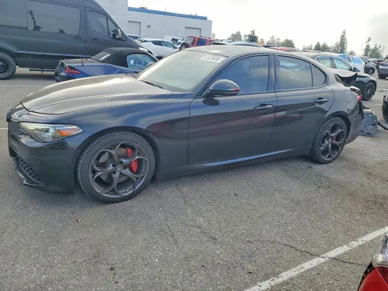 2020 Alfa Romeo Giulia Ti Sport