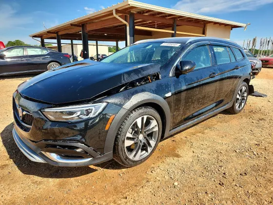 2018 Buick Regal TourX Essence