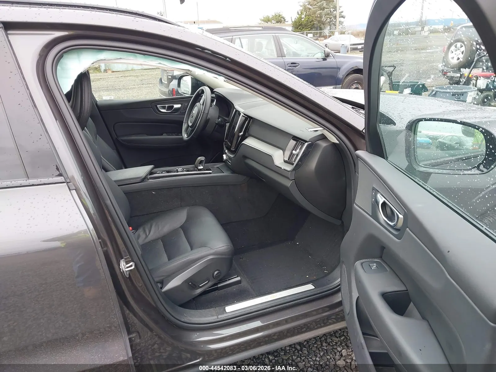 2025 Volvo XC60 Plug-In Hybrid Core