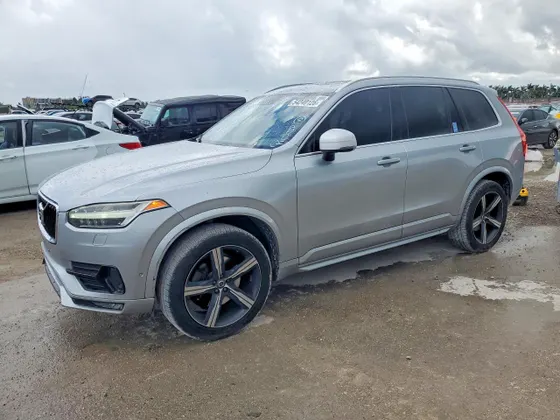 2018 Volvo XC90 R-Design