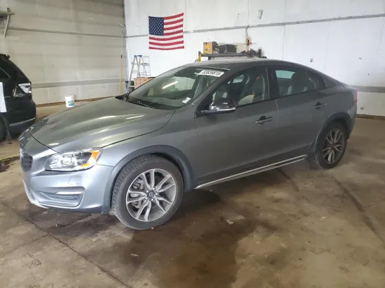 2016 Volvo S60 Cross Country T5 Platinum