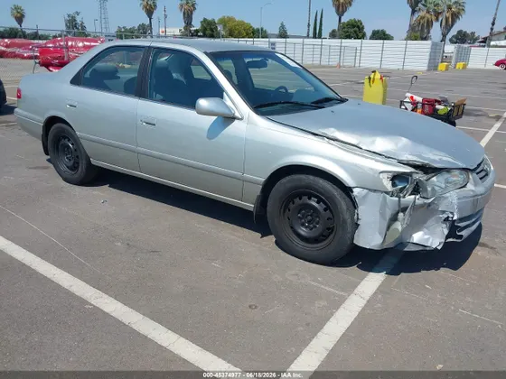 2000 Toyota Camry LE