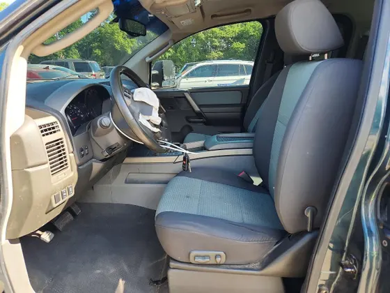 2005 Nissan Titan XE