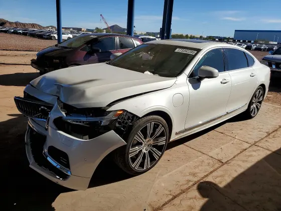 2025 Volvo S90 Plug-In Hybrid Ultra