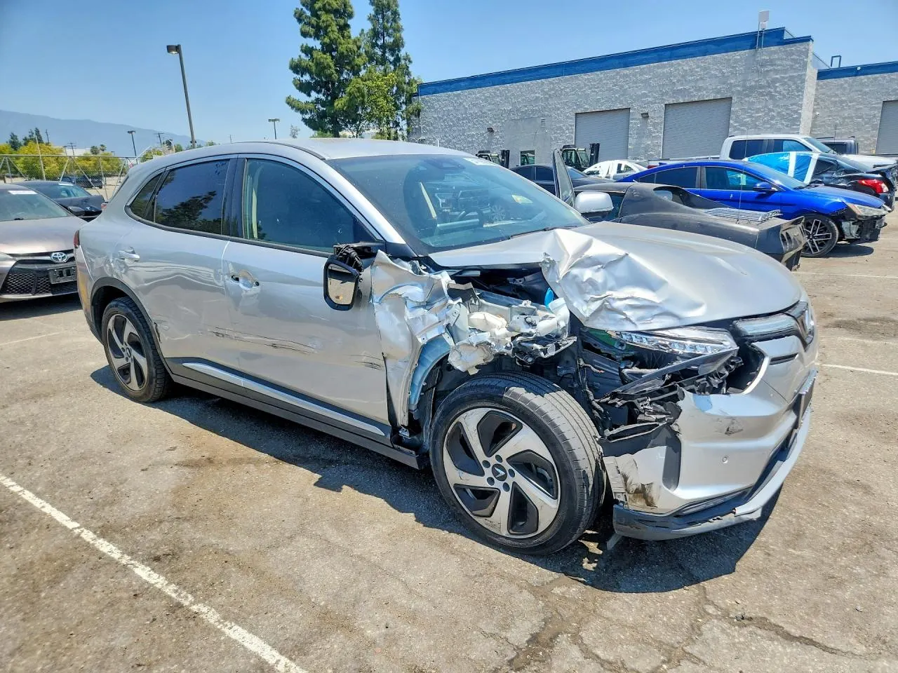 2023 VinFast VF 8 Eco