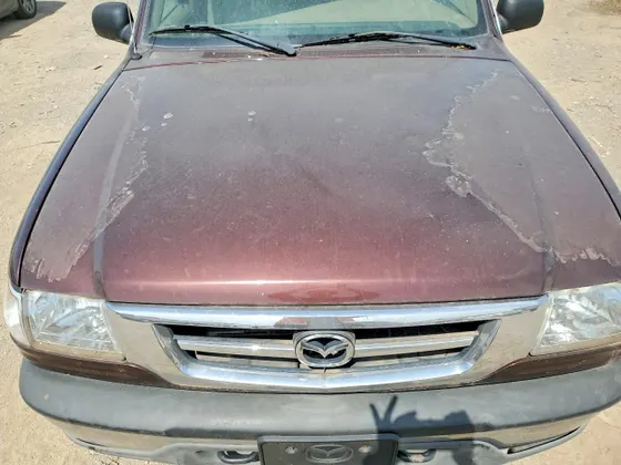 2003 Mazda B-Series 4WD Truck SE