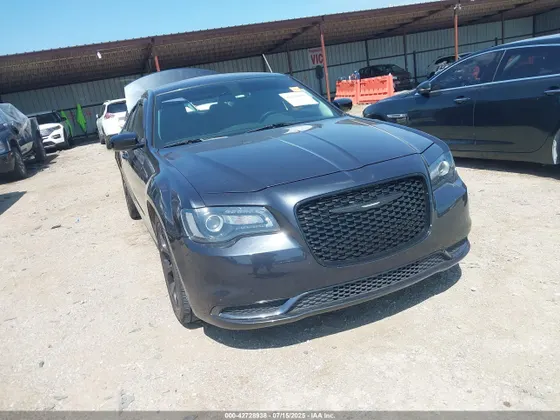 2019 Chrysler 300 Touring