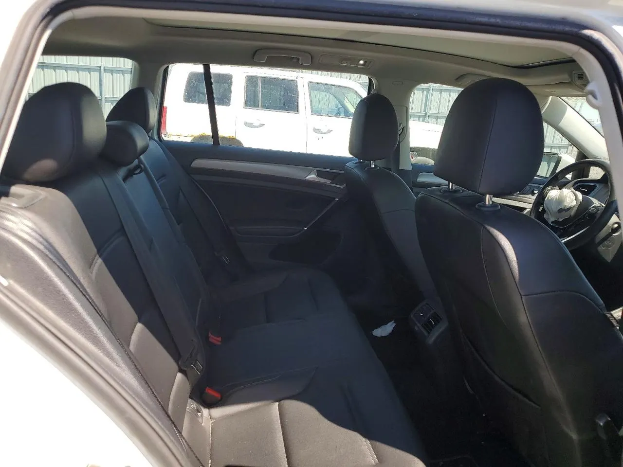2017 Volkswagen Golf SportWagen S
