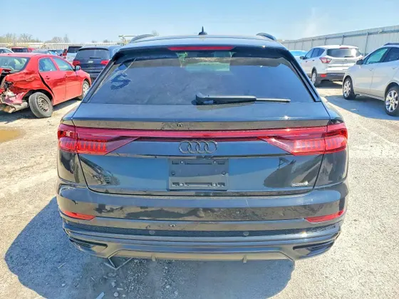 2022 Audi Q8 Premium Plus