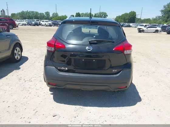 2018 Nissan Kicks S