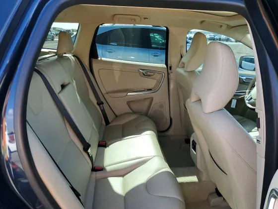 2015 Volvo XC60 T5 Drive-E Premier