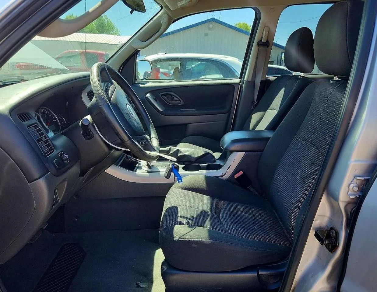 2005 Mazda Tribute s