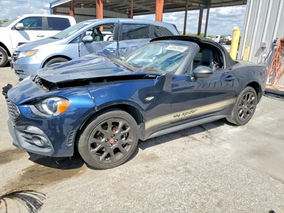 2018 FIAT 124 Spider Classica