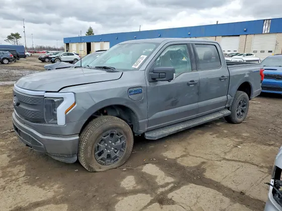 2025 Ford F-150 Lightning XLT