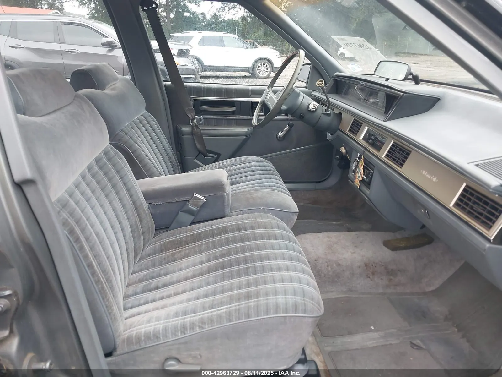 1989 Oldsmobile Delta 88 ROYALE