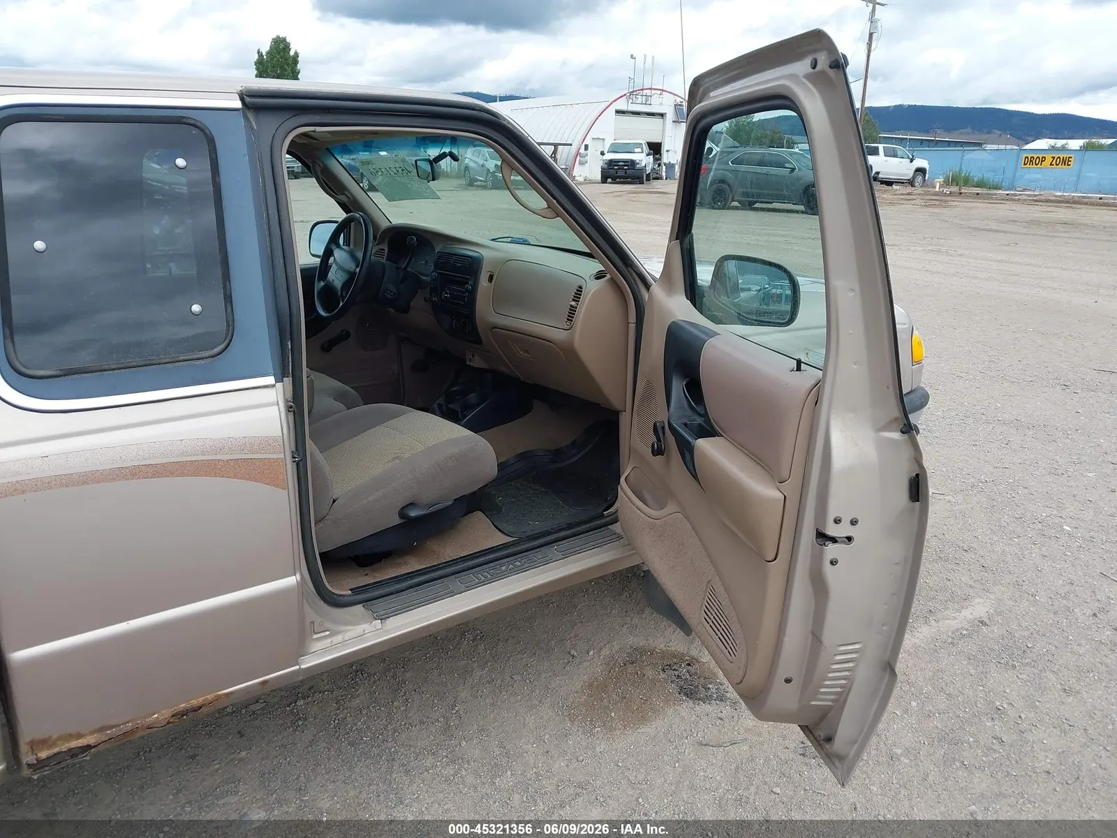 1998 Mazda B-Series 4WD Truck SE