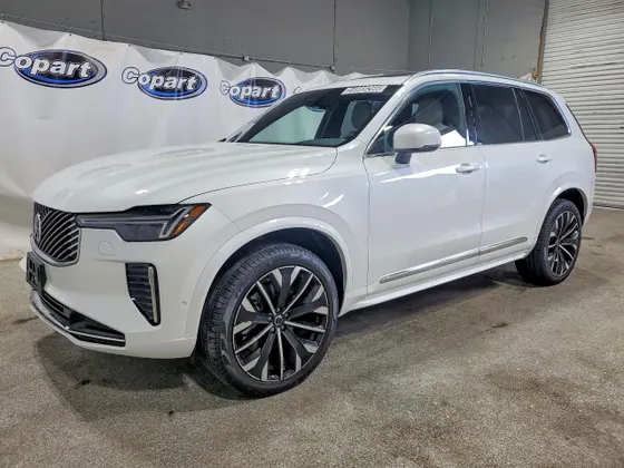 2026 Volvo XC90 Plus