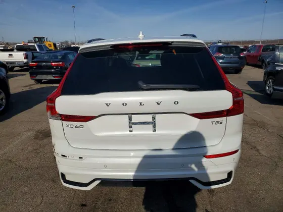 2025 Volvo XC60 Plug-In Hybrid Core