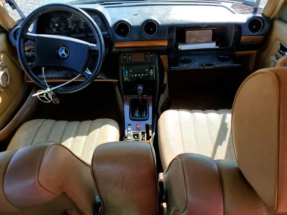 1983 Mercedes-Benz 300 Series 300D-T