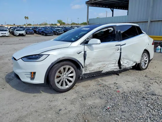 2020 Tesla Model X Long Range