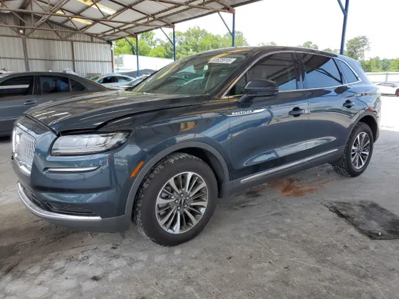 2022 Lincoln Nautilus Standard