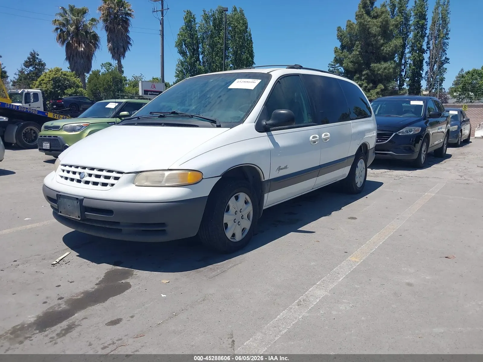 1999 Plymouth Voyager SE