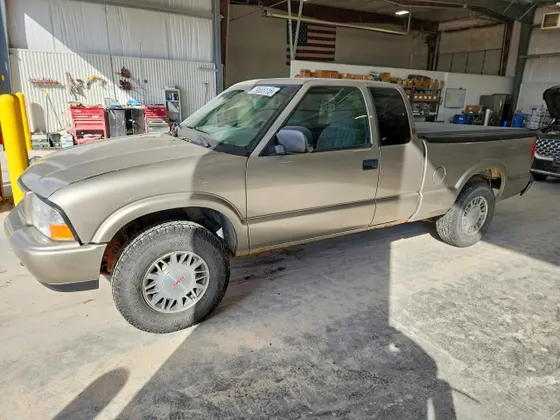 2001 GMC Sonoma SLS w/1SH Pkg