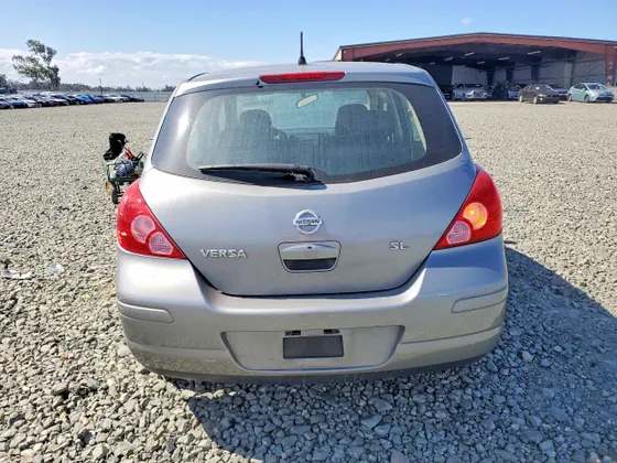 2008 Nissan Versa 1.8 SL