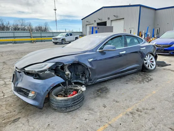 2016 Tesla Model S 90D
