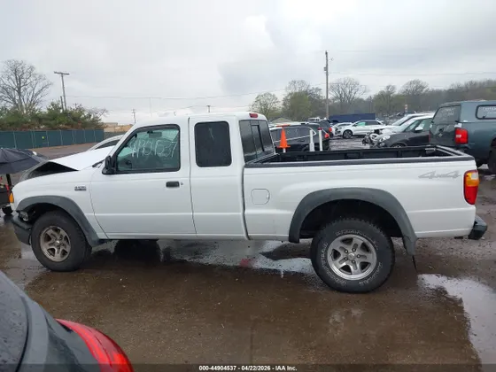 2004 Mazda B-Series 4WD Truck SE