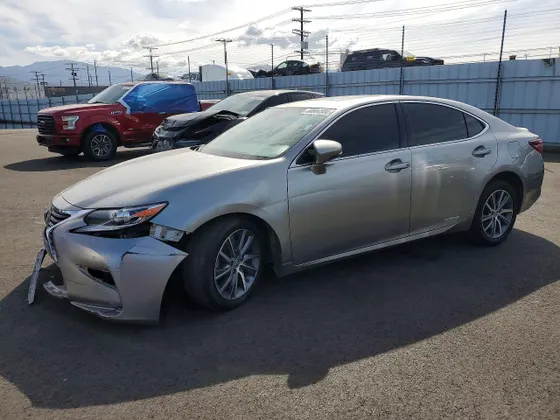 2016 Lexus ES 300h Hybrid