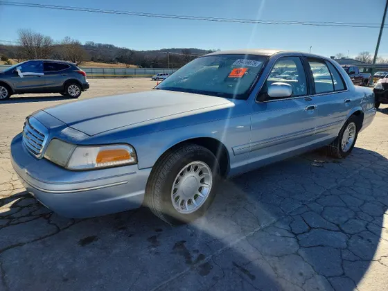 2000 Ford Crown Victoria LX
