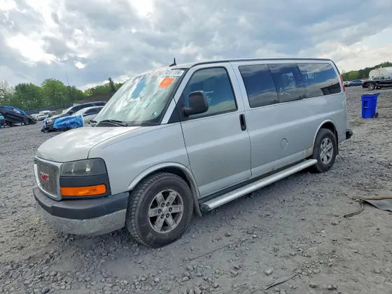2011 GMC Savana Passenger 1LT