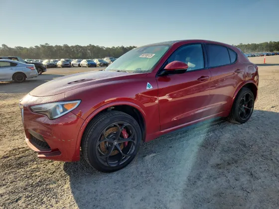 2018 Alfa Romeo Stelvio Quadrifoglio QUADRIFOGLIO